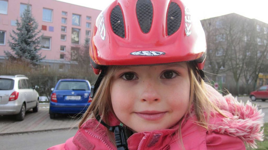 Ein Fahrradhelm ist bei Kindern ganz besonders wichtig