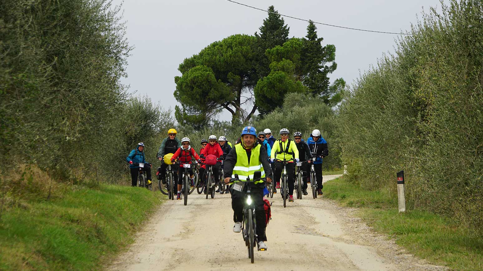 Toskana Radreise: Deutschsprachige Guides führen die Gruppen an - 2018 ist auch der Chefredakteur dabei.