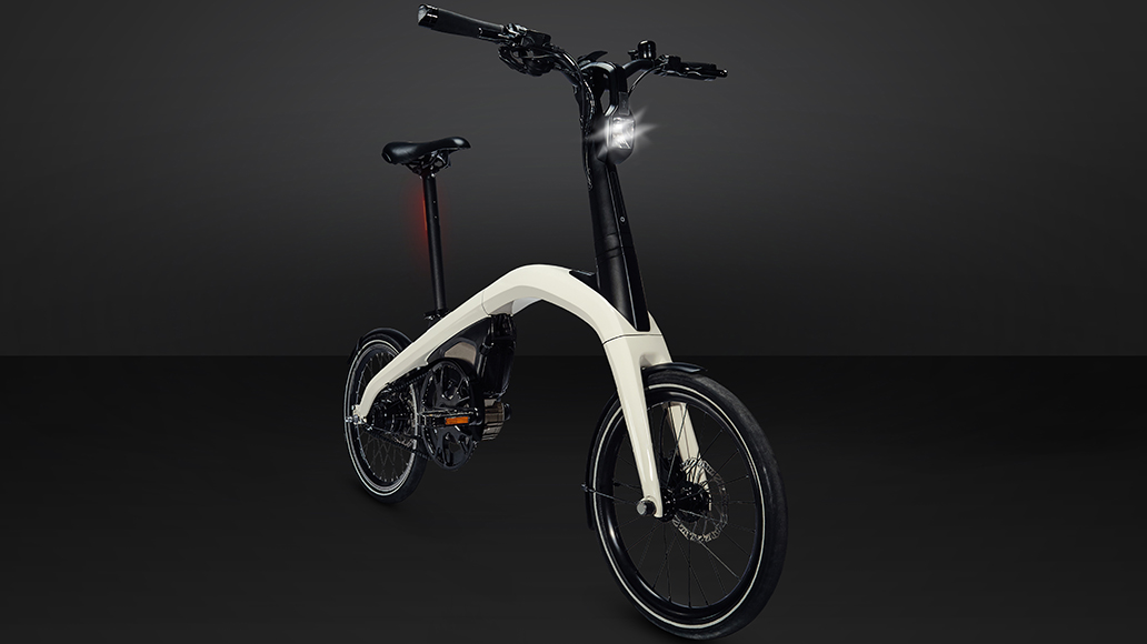 We blended electrification engineering know-how, design talents and automotive-grade testing with great minds from the bike industry to create two innovative, integrated and connected eBikes – one folding and one compact.
