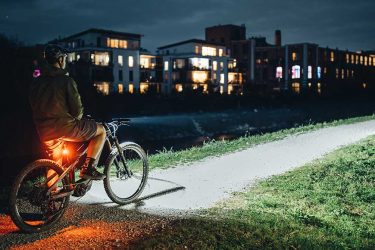 MOPO BIKE: So rüsten Sie ihr Rad am besten für die Dunkelheit